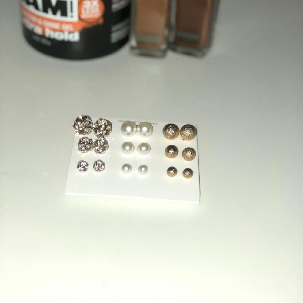 JEWELRIES